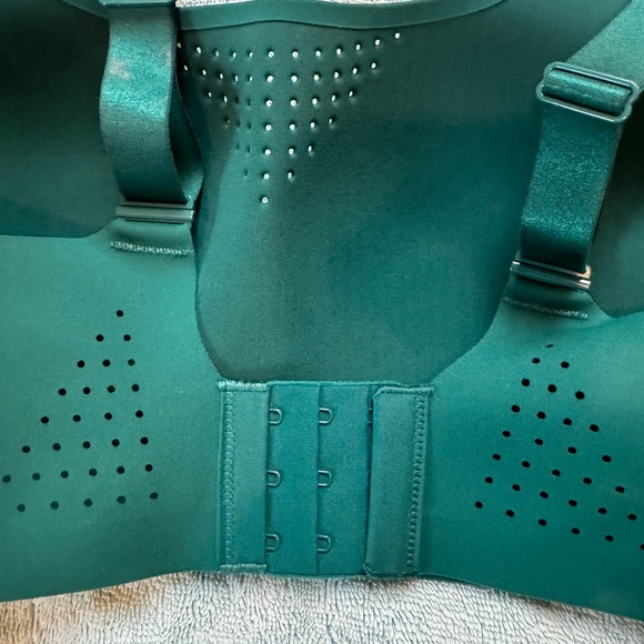 Victoria’s Secret featherweight sports bras. Size 36C. Bundle of 3. - Picture 2 of 2